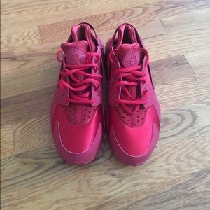 Red NIKE Huraches size 8.5 women!